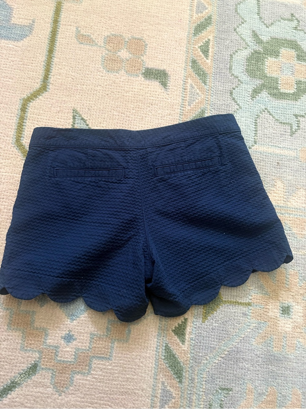 Lilly Pulitzer Navy Scalloped Hem High-Rise Shorts - Picture 3 of 3